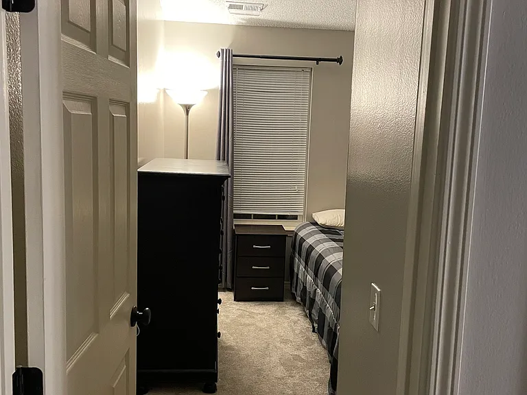 2137 Troy Ct — Photo 10