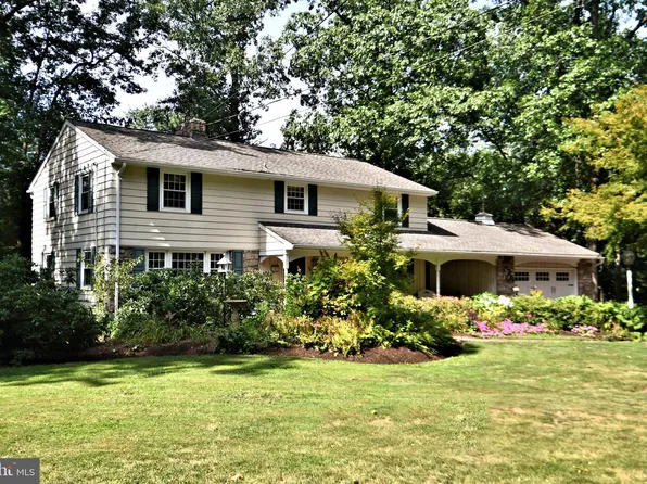 303 Shady Nook Rd, Harleysville, PA 19438