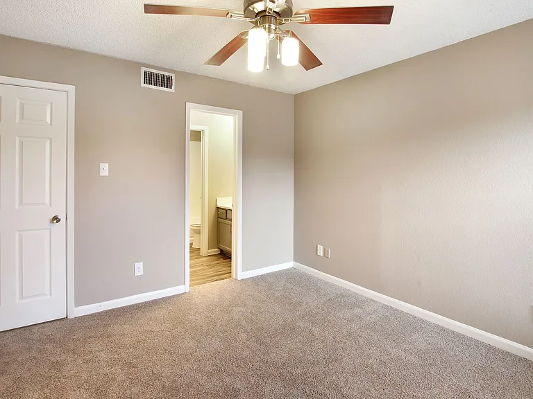 Fiona Apartment Homes — Photo 9