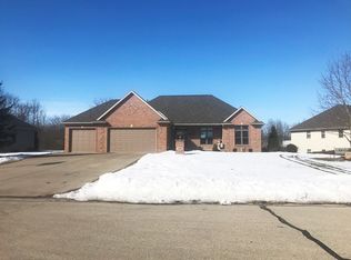 3025 Saybrook Cir, Green Bay, WI 54311