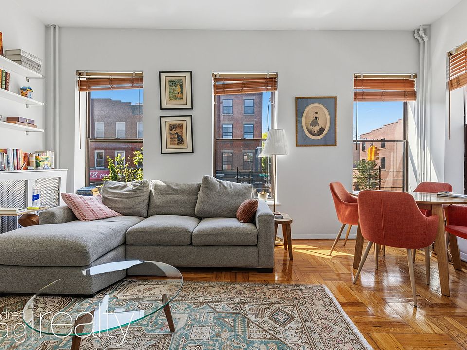 1st image of 312 De Graw St #1