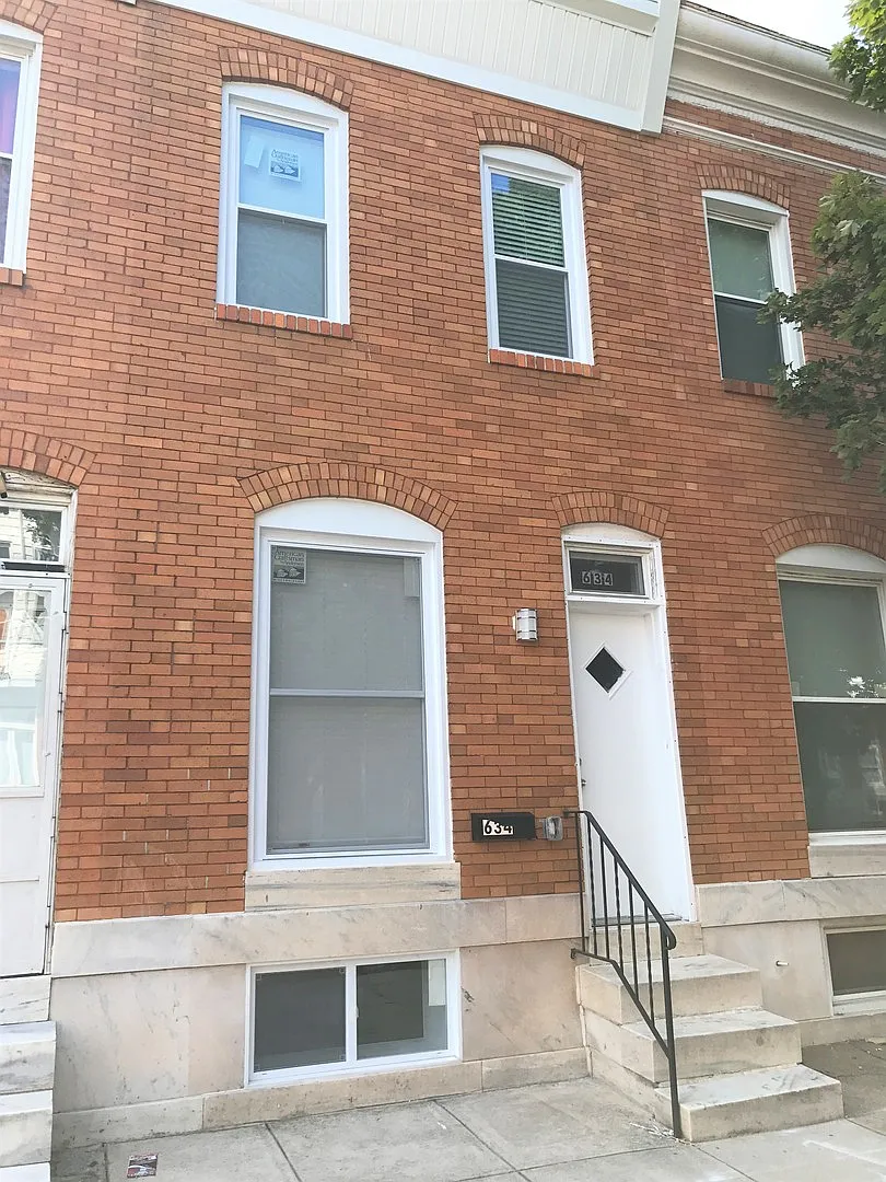 Charming 2BD/3BA Townhome in Greektown with Parking Pad! — Photo 1