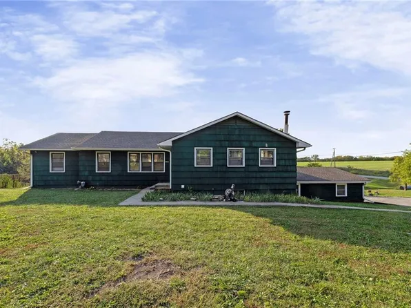 904 S Rogers Rd, Louisburg, KS 66053