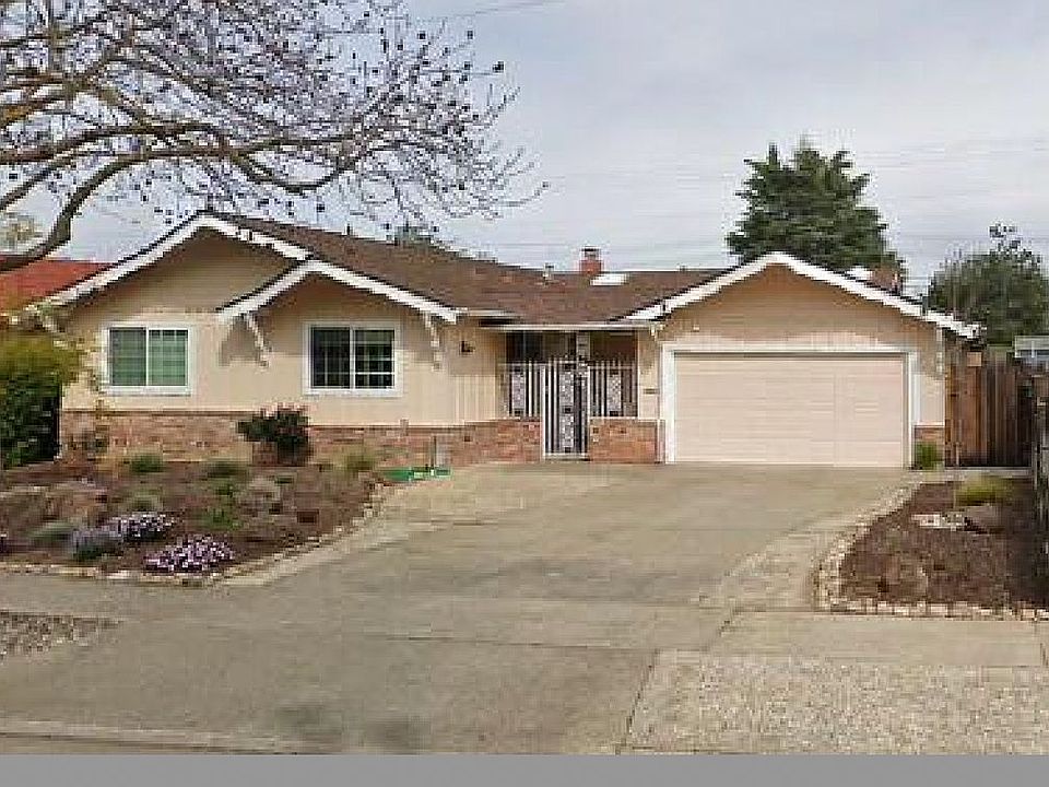 1st image of 1687 Clovis Ave