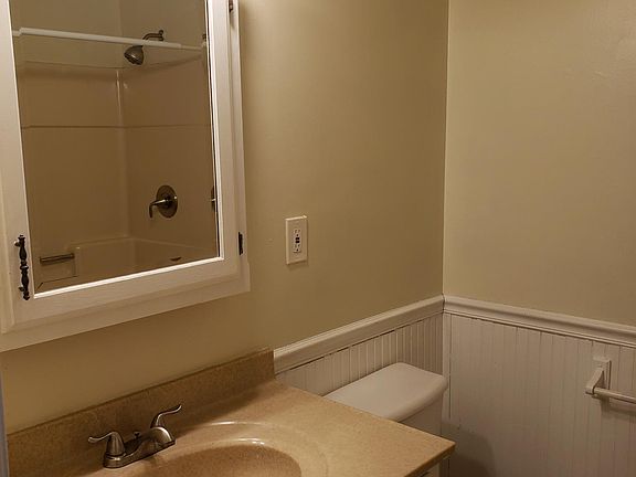 4th image of 2313 S Saint James Blvd