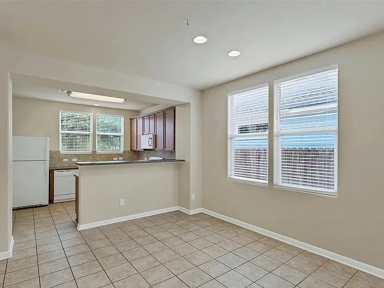334 Newberry Main Cv — Photo 17