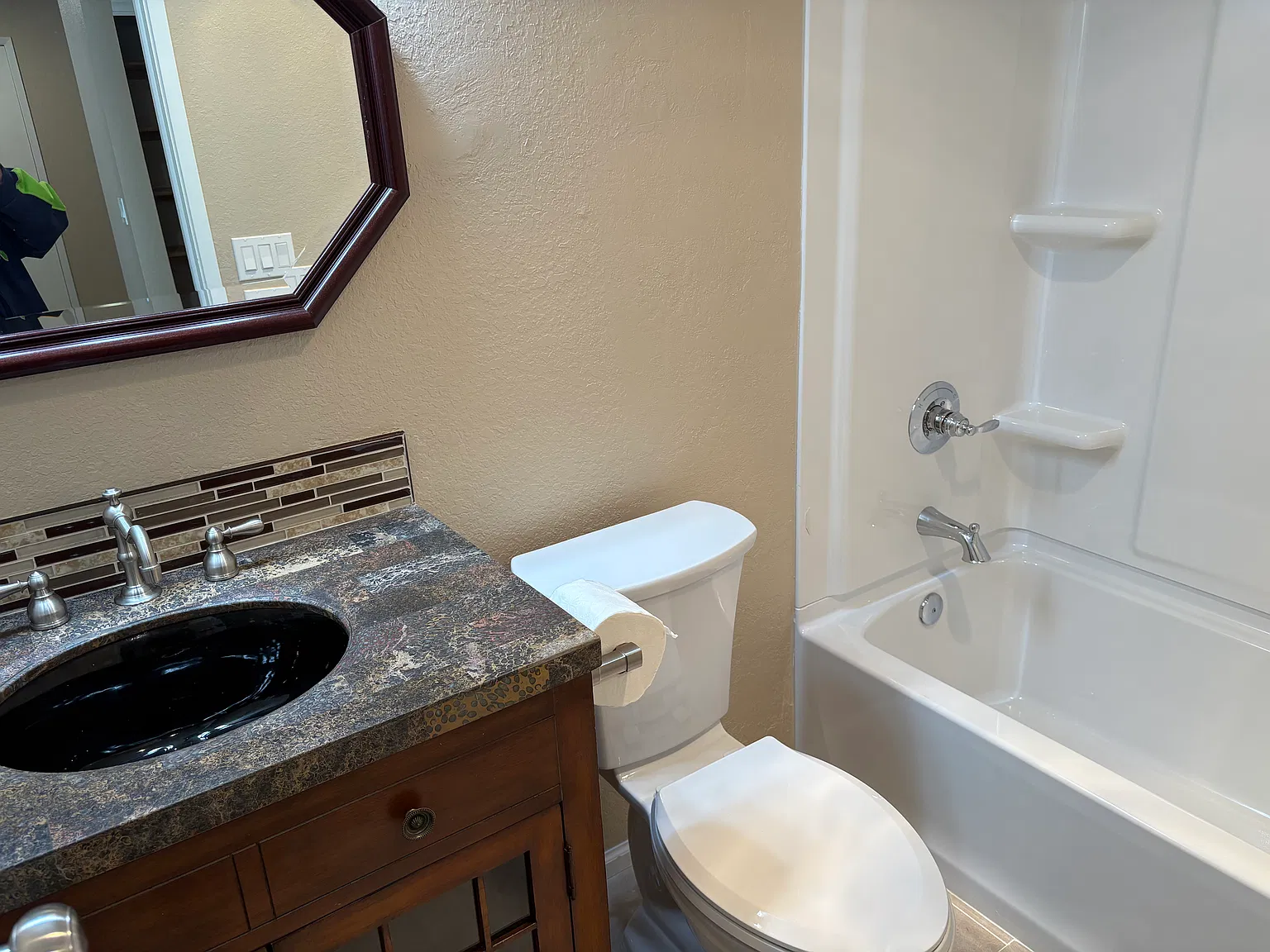 3 bed, 1145 sqft, $2,600 — Photo 4