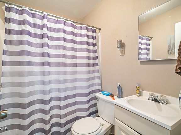 4th image of 113 Edgewood St