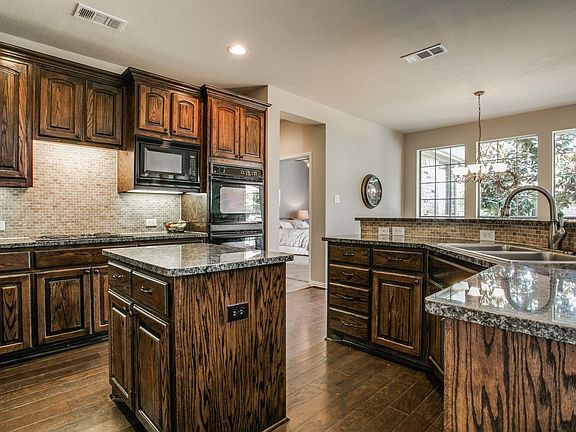 4th image of 804 Woodcliff Dr