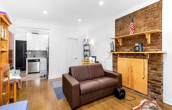 1st image of 425 W 24th St APT 3F