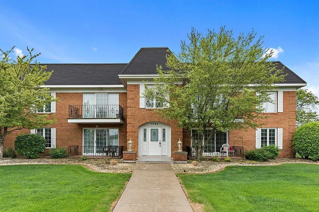 1724 Camellia Dr — Photo 1