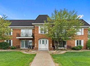 1724 Camellia Dr APT E1, Munster, IN 46321