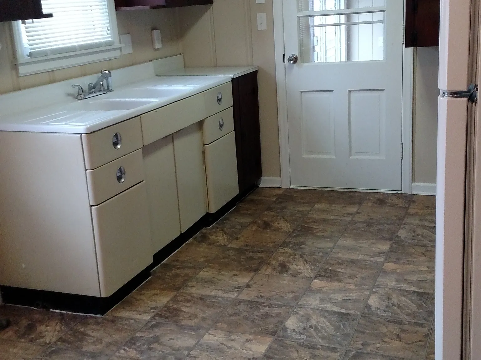 3 bed, 1320 sqft, $1,595 — Photo 4