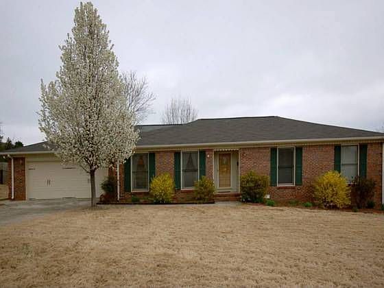 1st image of 109 Tessie Dr SE