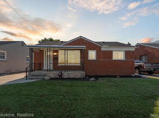 15101 Drake St, Southgate, MI 48195