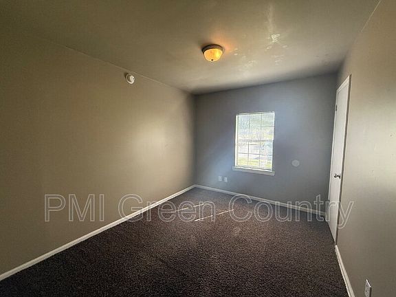 5th image of 6320 N Elwood Ave