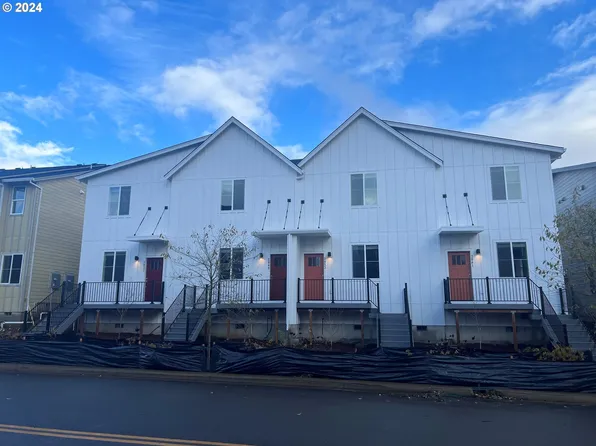 2045 Strong Rd, Salem, OR 97302
