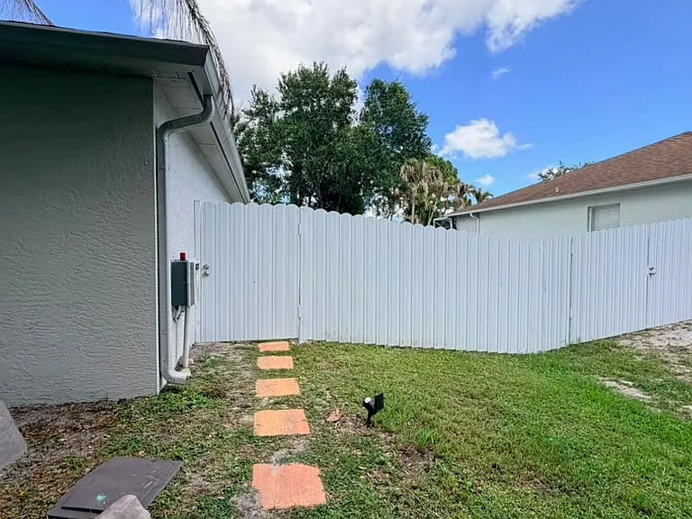 2737 SW East Calabria Cir — Photo 10