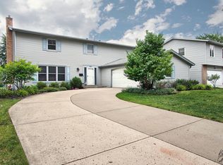 1717 W Catalpa Ln, Mount Prospect, IL 60056