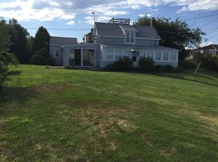 15 10th St, Newbury, MA 01951