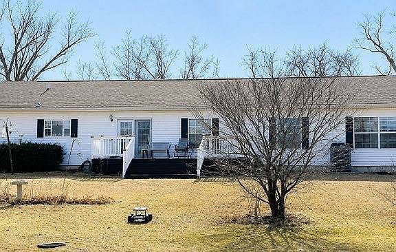 3rd image of 2 Candletree Cir