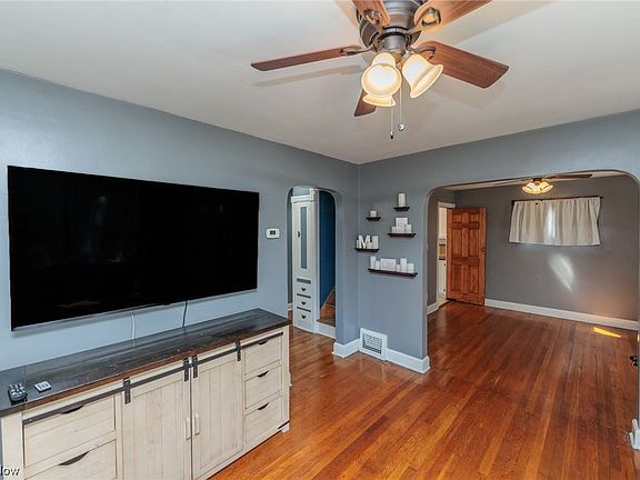 4th image of 3866 Brookside Blvd