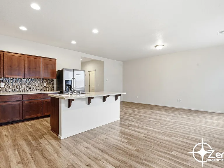 1400 NE 85th Way — Photo 5