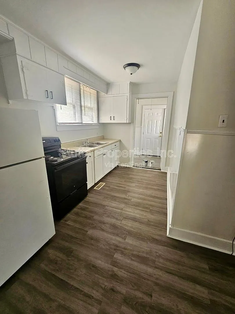 2 bed, 1.0 bath, $950 — Photo 4