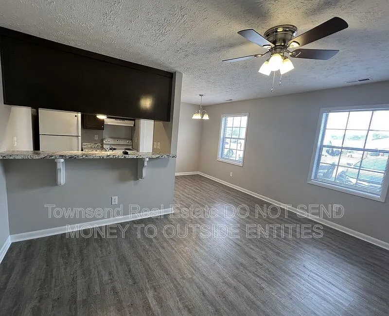 1 bed, 1.0 bath, 950 sqft, $875 — Photo 1
