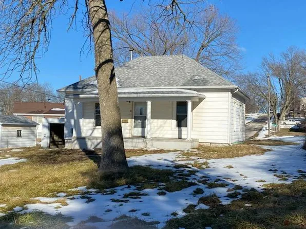 810 Palmer St, Oakland, IA 51560