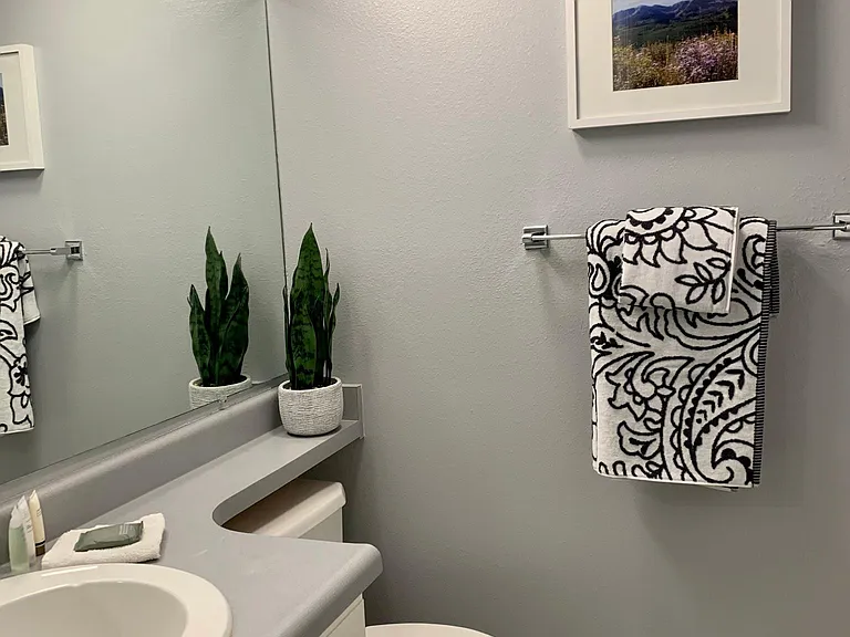 2nd bathroom