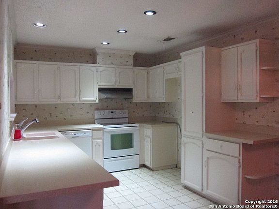 5th image of 3238 John Glenn Dr