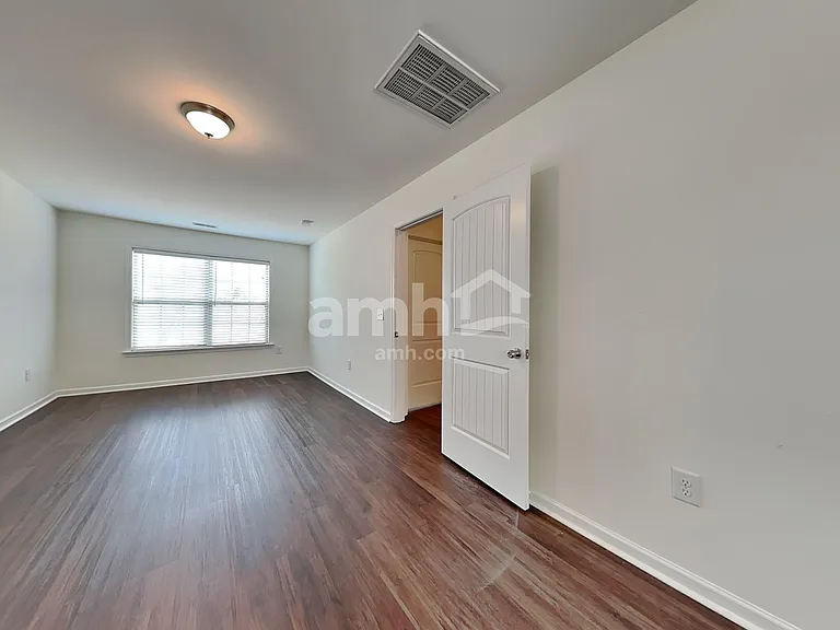 913 Bridlemine Dr — Photo 11