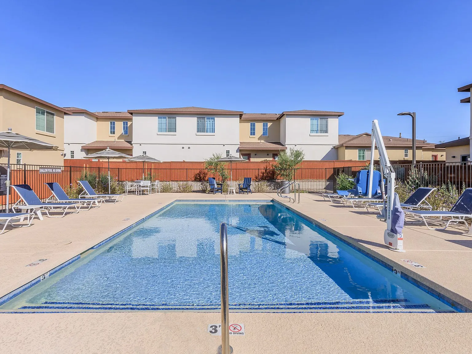 San Luciano Townhomes — Photo 3