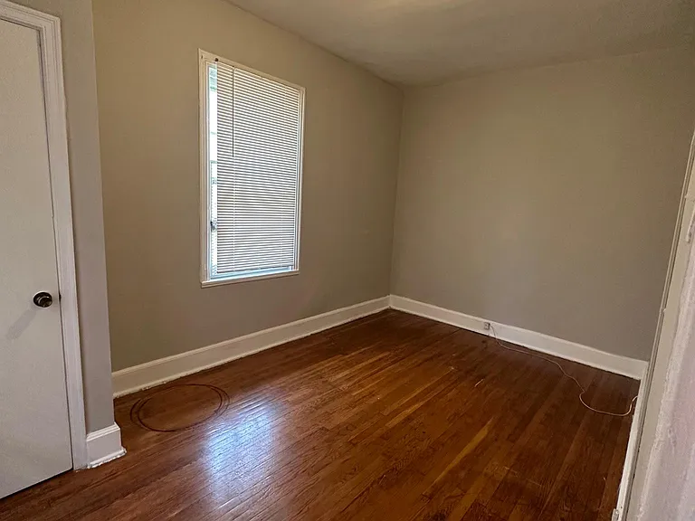 513 S 42nd St #1R — Photo 3