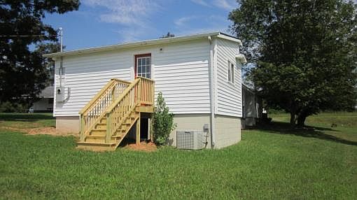 4th image of 54 Southside Dr