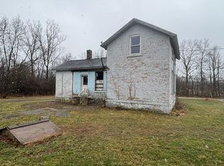 2140 Mauck Rd, Hillsdale, MI 49242