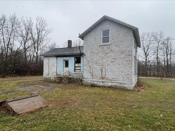 2140 Mauck Rd, Hillsdale, MI 49242