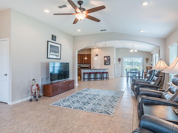 4th image of 15480 Bareback Dr