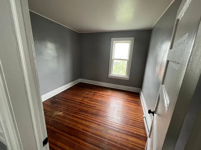 4 Bartlett St #2 — Photo 4
