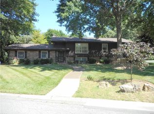 800 W Lakeshore Dr, O'Fallon, IL 62269