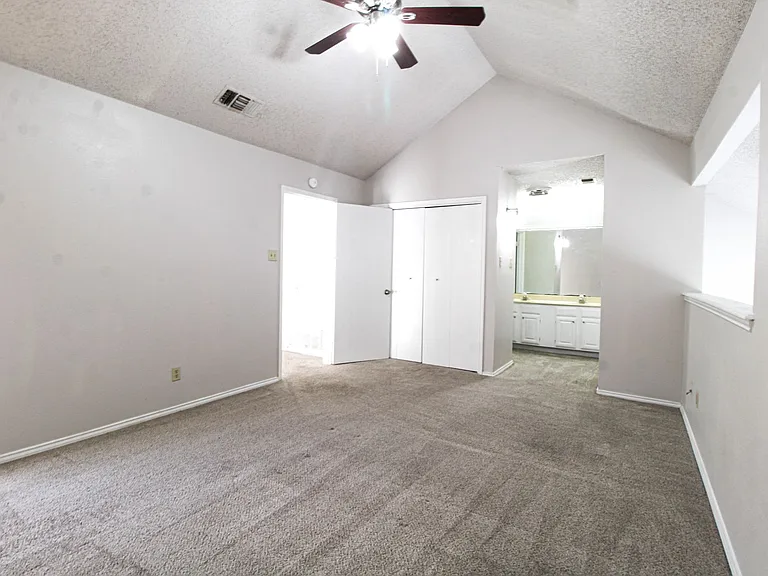 3815 Bremen Ave — Photo 20