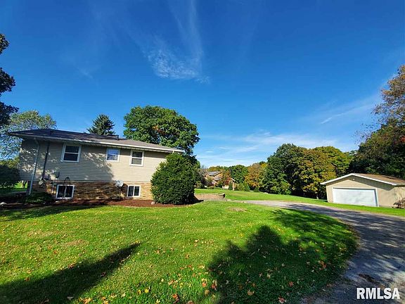 3rd image of 1276 N Forrest Dr