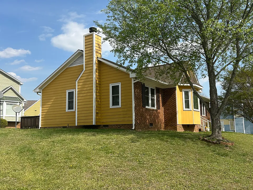 3325 Lake Woodard Dr
