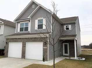 2483 Shadow Bend Dr, Columbus, IN 47201