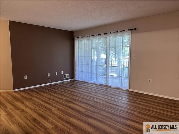 2nd image of 171 Lindsey Ct #2915