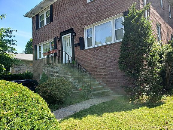 5th image of 62 Leighton Ave