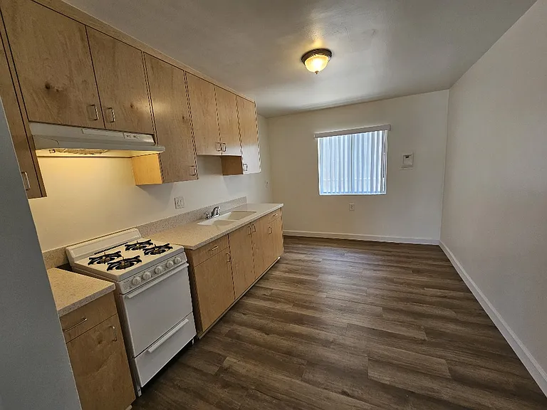12522 Paramount Blvd #17 — Photo 3