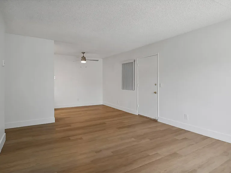Terre at 1019 Peach — Photo 7