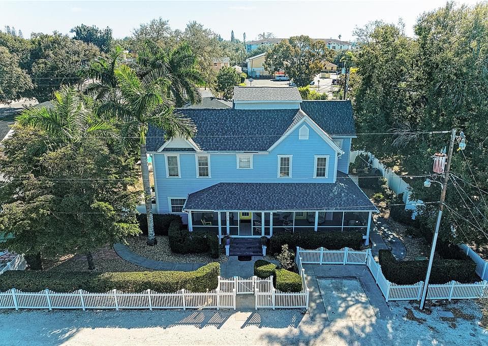 1st image of 1315 15TH AVENUE W